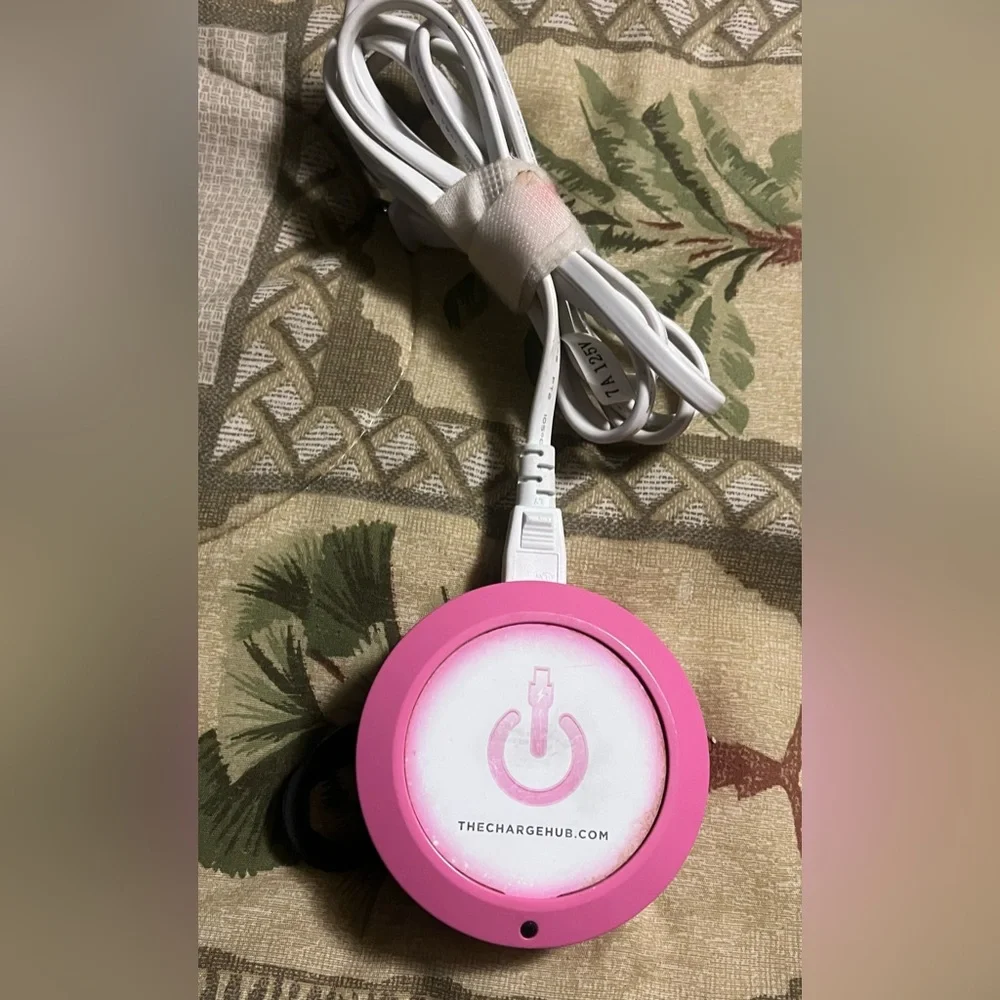 The Chargehub.com Charger 3 USB ports